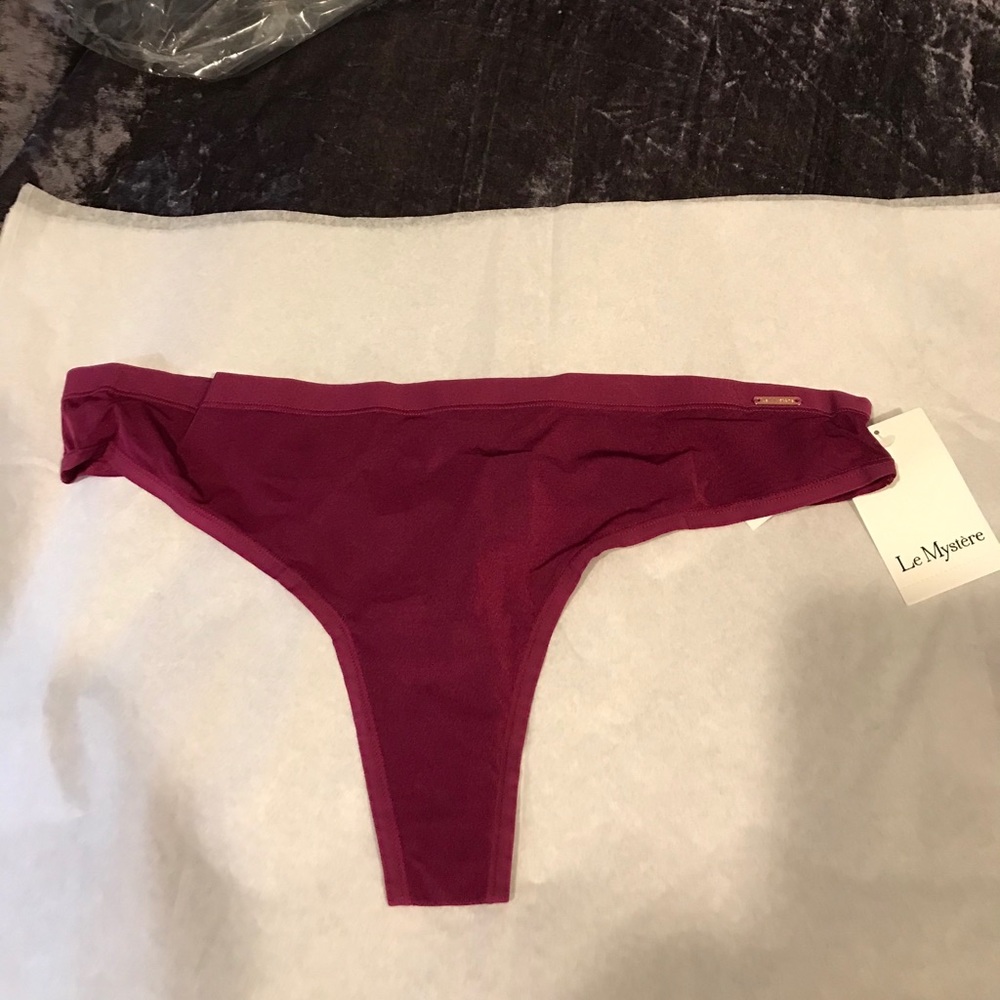 Le mystere thong